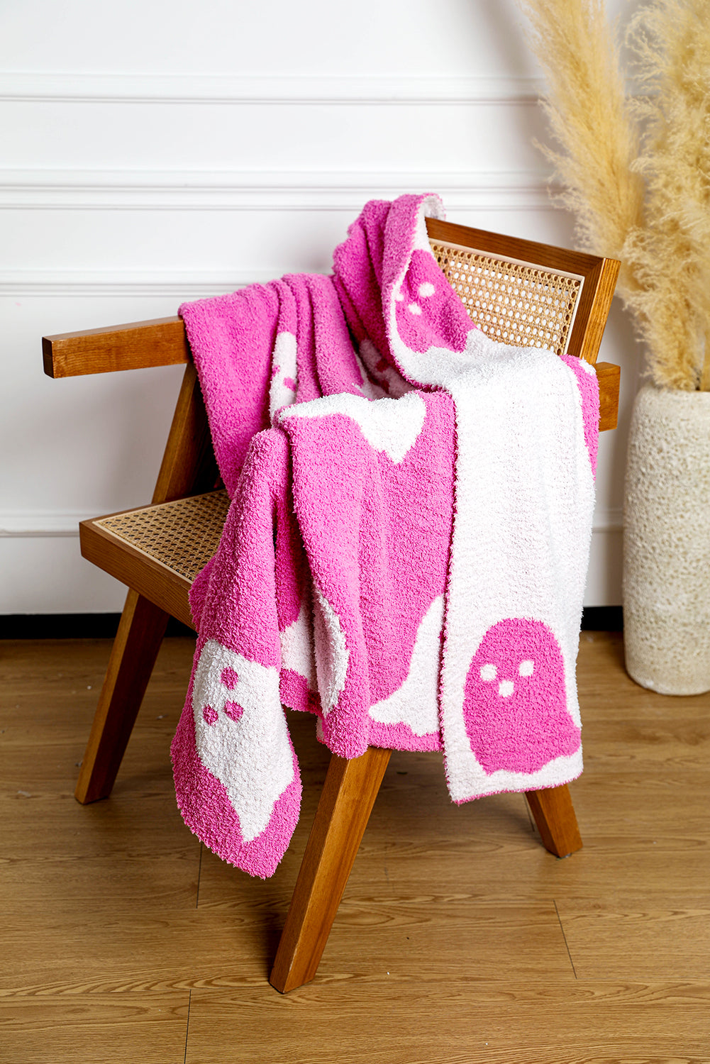 Bright Pink Two-Tone Colorblock Halloween Cute Ghost Printed Blanket